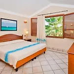 Fantastico Baia De Bahas Sea View Two Bedroom Sleeps Six Num0894 * Marinella (Sardinia)