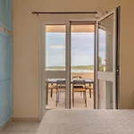 Fantastico Baia De Bahas Sea View Two Bedroom Sleeps Six Num0894