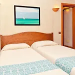Fantastico Baia De Bahas Sea View Two Bedroom Sleeps Six Num0894 * Santa Marinella