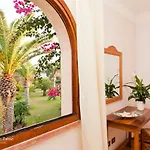 Fantastico Baia De Bahas Sea View Two Bedroom Sleeps Six Num0894 Апартаменты