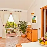 Fantastico Baia De Bahas Sea View Two Bedroom Sleeps Six Num0894