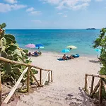 Fantastico Baia De Bahas Sea View Two Bedroom Sleeps Six Num0894 *