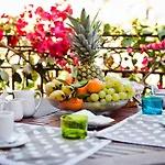 Апартаменты Fantastico Baia De Bahas Sea View Two Bedroom Sleeps Six Num0894 Маринелла