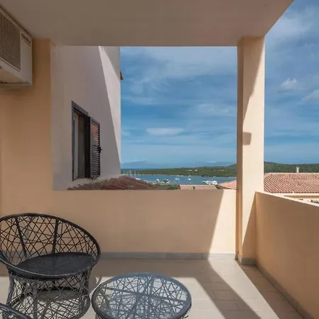 Fantastico Baia De Bahas Sea View Two Bedroom Sleeps Six Num0894 Apartment
