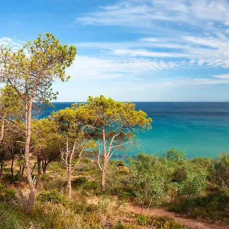 Апартаменты Fantastico Baia De Bahas Sea View Two Bedroom Sleeps Six Num0894 *