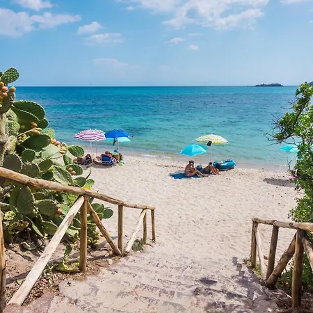 Perfectly Positioned Baia De Bahas Seaview 2 Bedroom Sleeps 6-no 0894 *