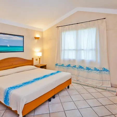 Fantastico Baia De Bahas Sea View Two Bedroom Sleeps Six Num0894 Apartment Marinella (Sardinia)