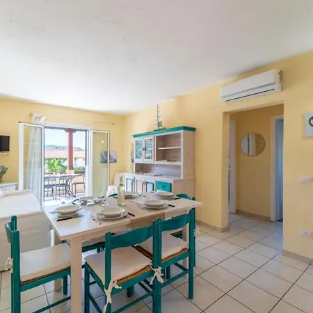 Apartment Perfectly Positioned Baia De Bahas Seaview 2 Bedroom Sleeps 6-no 0894